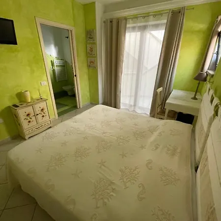 Konukevi Le Farfalle 3*