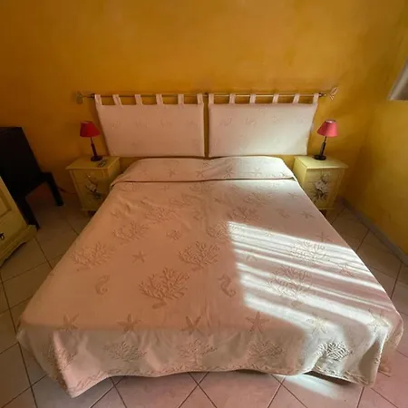 Guest house Le Farfalle Palau