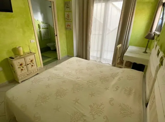 Konukevi Le Farfalle 3*