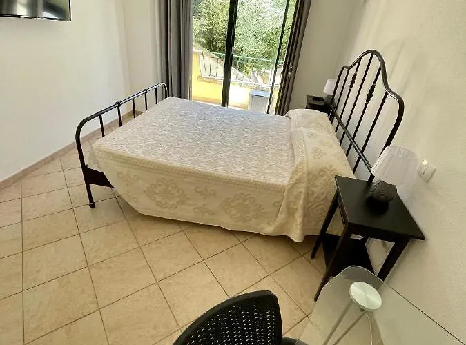 Konukevi Le Farfalle Palau